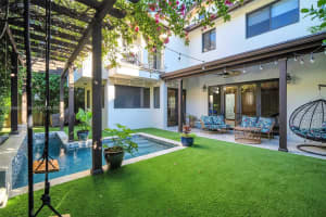 627 Alcazar Ave Coral Gables, FL 33134 - MLS#A11936299