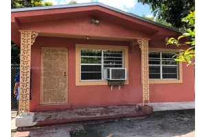 800 Nw 57th St, Miami