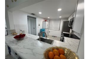 900 Colony Point Cir 218 Pembroke Pines, FL 33026 - MLS#A11936387