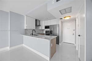 20335 W Country Club Dr 1905 Aventura, FL 33180 - MLS#A11936398