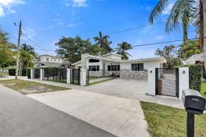 2570 Ne 201st St Miami, FL 33180 - MLS#A11936435