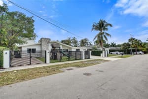 2570 Ne 201st St Miami, FL 33180 - MLS#A11936435