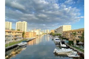 17051 Ne 35th Ave 208, North Miami Beach