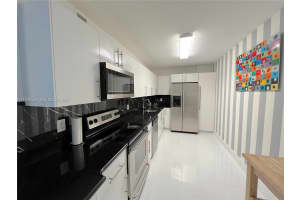 401 69th St APT 304, Miami Beach, FL 33141, - MLS#A11936568