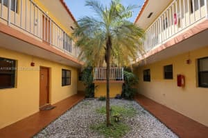 3522 NE 166th St APT 7, North Miami Beach, FL 33160, - MLS#A11936709