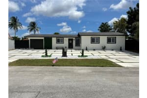 17831 Nw 84th Ct, Miami