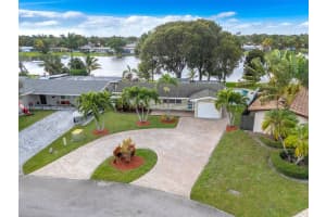 1160 Nw 86th Ter Pembroke Pines, FL 33024 - MLS#A11936990