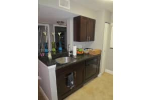2811 N Oakland Forest Dr APT 106, Oakland Park, FL 33309, - MLS#A11936995