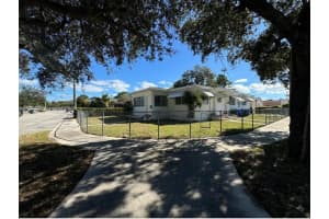 Northwest Dr, Miami, FL 33126, - MLS#A11937045