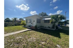 Northwest Dr, Miami, FL 33126, - MLS#A11937045