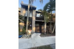 1177 Sussex Dr, North Lauderdale, FL 33068, - MLS#A11937059