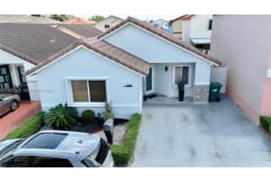 11512 Sw 6th St, Sweetwater