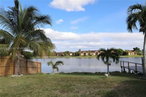 1131 Sw 109th Ave, Pembroke Pines