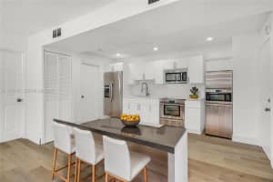 2443 Nw 55th St, Miami