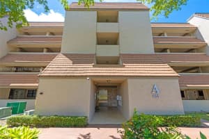 451 Ives Dairy Rd 103-1, Miami