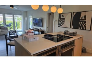 800 Polk St None Hollywood, FL 33019 - Off Market
