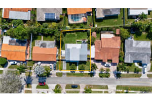 1016 NE 4th Ct., Hallandale Beach, FL 33009, - MLS#A11937281