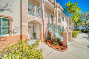 7785 Nw 22nd Ct 104 Pembroke Pines, FL 33024 - MLS#A11937325