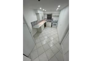 5401 Hollywood Blvd APT 6, Hollywood, FL 33021, - MLS#A11937386