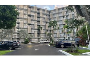 20500 W Country Club Dr 117, Aventura