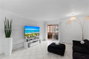 1810 W 56th St APT 3223, Hialeah, FL 33012, - MLS#A11937468