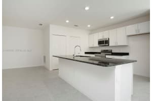 811 Se Seahouse Dr Port Saint Lucie, FL 34983 - MLS#A11937490