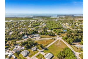 5585 Avenue D Fort Myers, FL 33922 - MLS#A11937493