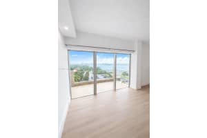 880 Ne 69th St 8m, Miami