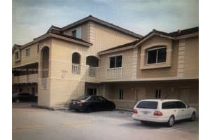 7995 Nw 8th St 112, Miami