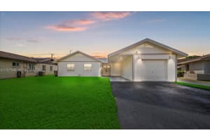 2279 Nova Village Dr, Davie