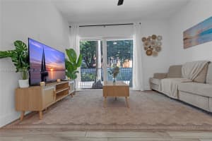 740 Meridian Ave Apt 11, Miami Beach, FL 33139, - MLS#A11937671