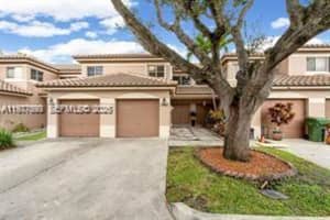 2394 Nw 97th Way 2394, Pembroke Pines