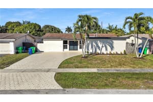 8651 NW 24th St, Sunrise, FL 33322, - MLS#A11937711