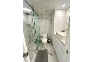 2457 Collins Ave APT 408, Miami Beach, FL 33140, - MLS#A11937824