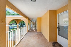 401 SE 10th St APT B205, Dania Beach, FL 33004, - MLS#A11937940