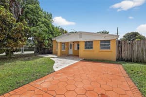 1498 NE 180th St, North Miami Beach, FL 33162, - MLS#A11937983