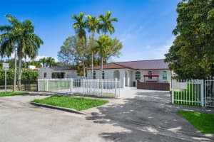 2356 Sw 24th St, Miami