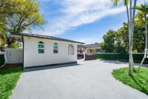 2356 SW 24th St, Miami, FL 33145, - MLS#A11938025