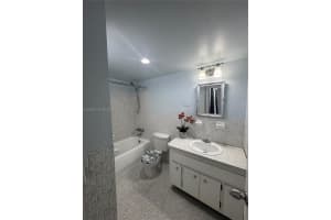 1475 Ne 125th Ter 511b, North Miami