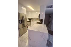 10101 E Bay Harbor Dr APT 309, Bay Harbor Islands, FL 33154, - MLS#A11938052