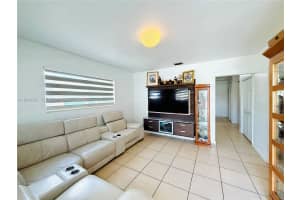 546 E 39th St Hialeah, FL 33013 - MLS#A11938083