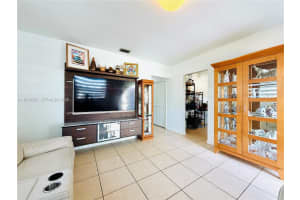 546 E 39th St Hialeah, FL 33013 - MLS#A11938083