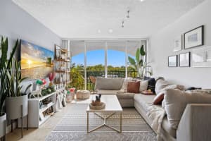 2150 SW 16th Ave APT 402, Miami, FL 33145, - MLS#A11938143