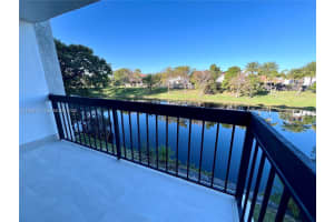 10315 NW 9th St Cir APT 207, Miami, FL 33172, - MLS#A11938172