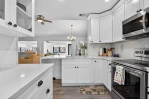 2104 Sw 17th Cir, Deerfield Beach