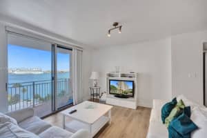 770 Se Claughton Island Dr 813, Miami