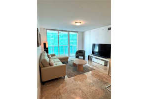 31 Se 5th St 2710, Miami