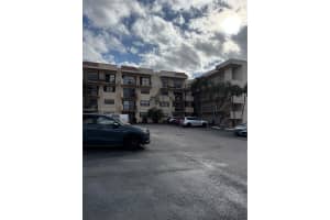 995 Sw 84th Ave 304, Miami