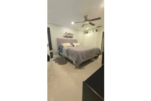 9600 Nw 15th Ct Pembroke Pines, FL 33024 - MLS#A11938260