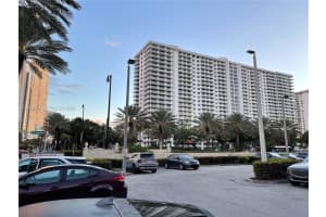 210 174th St APT 305, Sunny Isles Beach, FL 33160, - MLS#A11938297